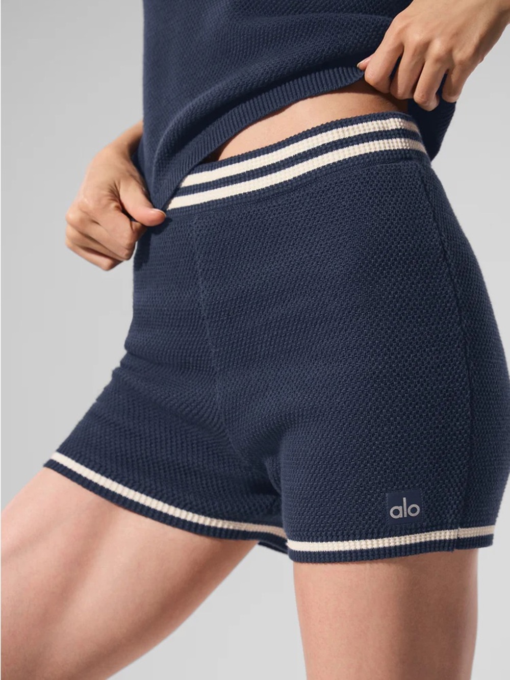 BNWT ALO Yoga Tennis Club Sweater Knit Hot Short Small